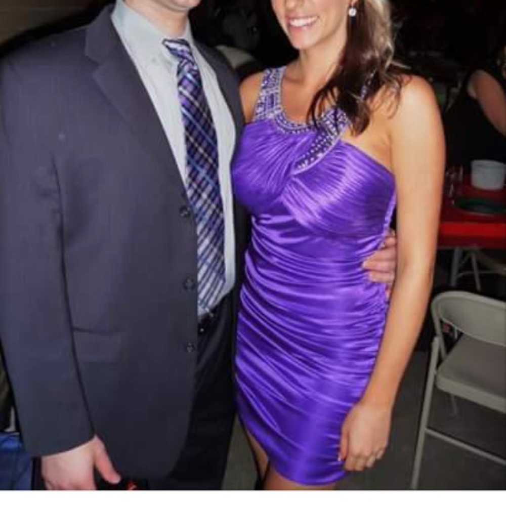 Super fun sequined detailed dress!